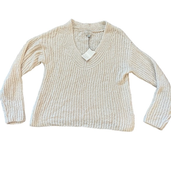 Women's V-Neck Pullover Oversized Sweater - A New Day Cream Size Medium - Picture 1 of 4